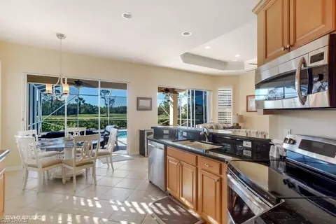 151 Glen Eagle Cir, Naples, FL 34104 photo 5