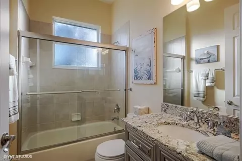 151 Glen Eagle Cir, Naples, FL 34104 photo 9