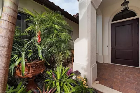 2240 Residence Cir, Naples, FL 34105 photo 23