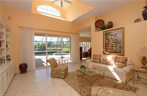 746 Glendevon Dr, Naples, FL 34105 photo 3