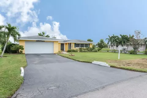 424 Golfview Dr, Naples, FL 34110 photo 3