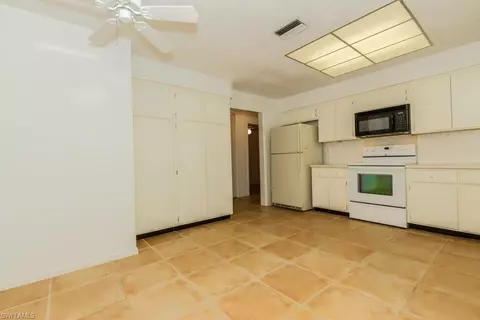 424 Golfview Dr, Naples, FL 34110 photo 22