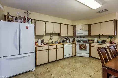800 98th Ave N, Naples, FL 34108 photo 3