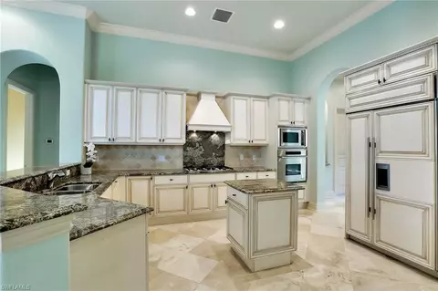 8600 Majorca Ln, Naples, FL 34114 photo 8