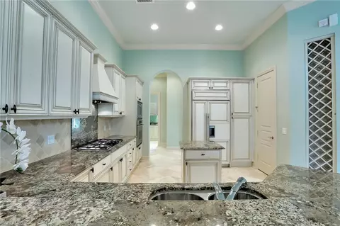 8600 Majorca Ln, Naples, FL 34114 photo 9