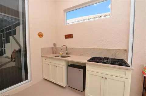 368 Mallory Ct, Naples, FL 34110 photo 5