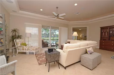 368 Mallory Ct, Naples, FL 34110 photo 2