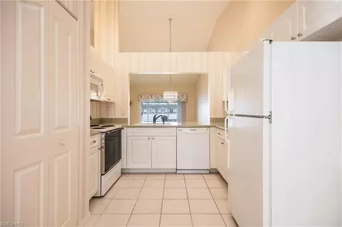 2880 Crown Pointe Blvd, Naples, FL 34112 photo 6