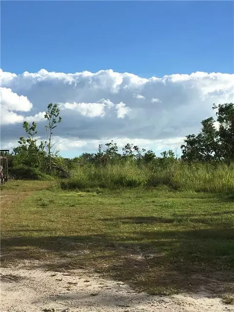 5396 Myrtle Ln, Naples, FL 34113 photo 3