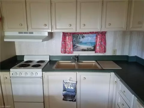 514 Menton Ln, Naples, FL 34112 photo 2