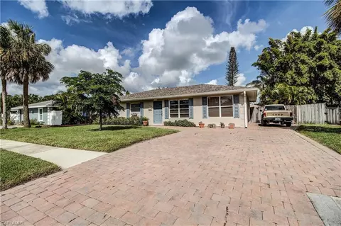 3560 Balboa Cir E, Naples, FL 34105 photo 2