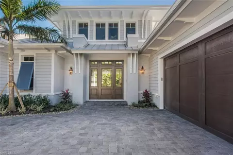 594 Yucca Rd, Naples, FL 34102 photo 2