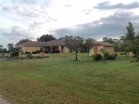 9031 Green Cir, Labelle, FL 33935 photo 4