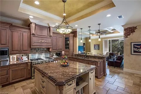 780 Pine Ct, Naples, FL 34102 photo 4