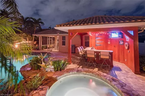 2021 Timberline Dr, Naples, FL 34109 photo 18