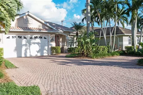 2021 Timberline Dr, Naples, FL 34109 photo 3