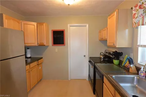 835 96th Ave N, Naples, FL 34108 photo 7