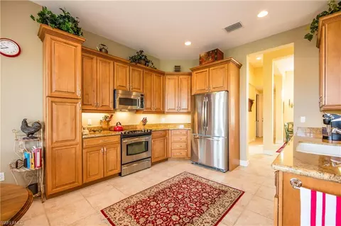 310 Saddlebrook Ln, Naples, FL 34110 photo 6