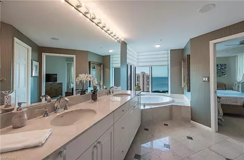 60 Seagate Dr #1702, Naples, FL 34103 photo 8