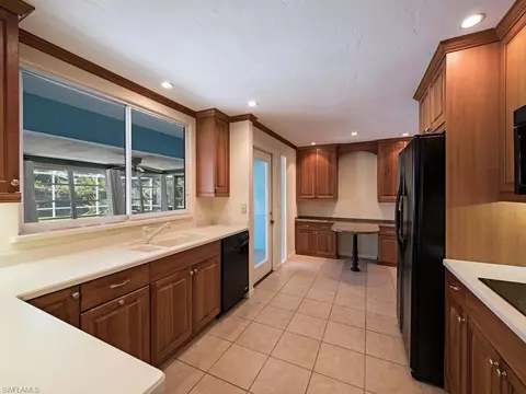 560 Ketch Dr, Naples, FL 34103 photo 8