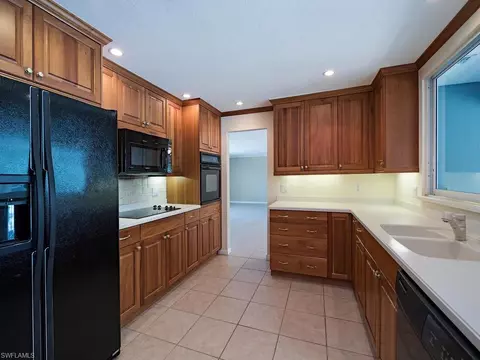 560 Ketch Dr, Naples, FL 34103 photo 7