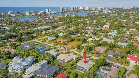 560 Ketch Dr, Naples, FL 34103 photo 4