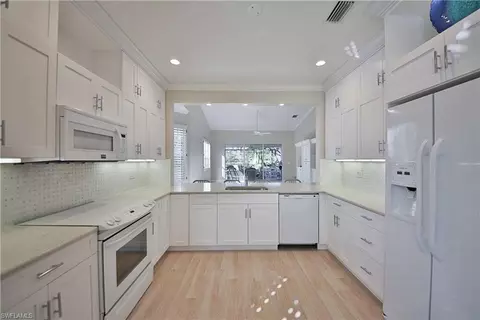 246 Edgemere Way E, Naples, FL 34105 photo 5