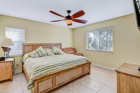 635 Luisa Ln #2, Naples, FL 34104 photo 7