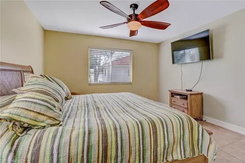 635 Luisa Ln #2, Naples, FL 34104 photo 8