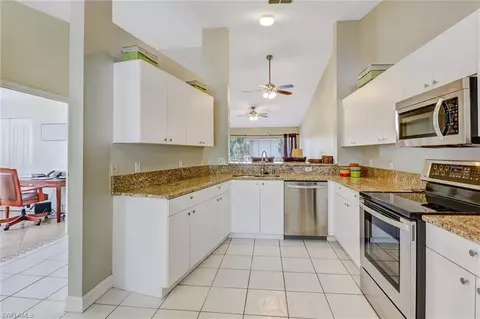 635 Luisa Ln #2, Naples, FL 34104 photo 3