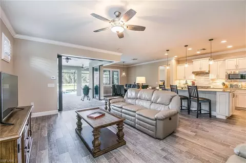 7334 Mockingbird Ct, Naples, FL 34114 photo 2