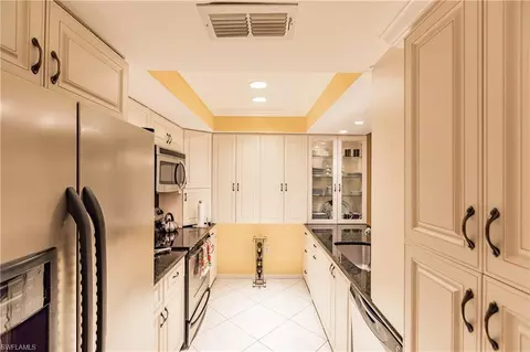154 Cypress Way E #5, Naples, FL 34110 photo 3
