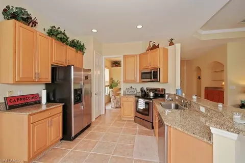 107 Glen Eagle Cir, Naples, FL 34104 photo 5