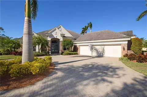 408 Edgemere Way E, Naples, FL 34105 photo 2