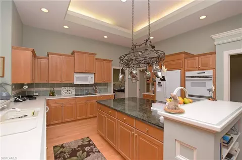 408 Edgemere Way E, Naples, FL 34105 photo 11