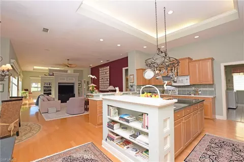 408 Edgemere Way E, Naples, FL 34105 photo 7