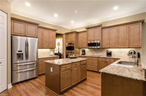 3950 Bering Ct, Naples, FL 34119 photo 11