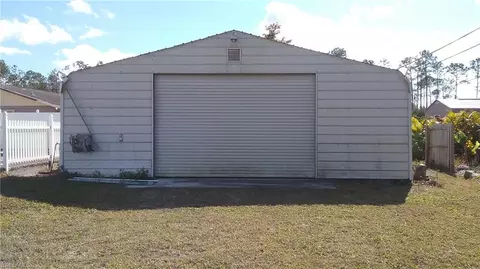 449 Castle Rd, Naples, FL 34119 photo 5