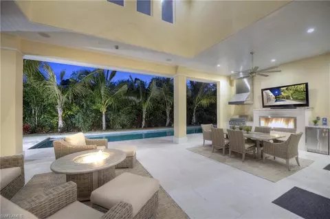 602 Yucca Rd, Naples, FL 34102 photo 3