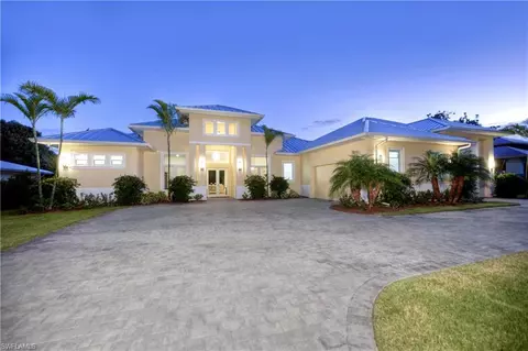 602 Yucca Rd, Naples, FL 34102 photo 1