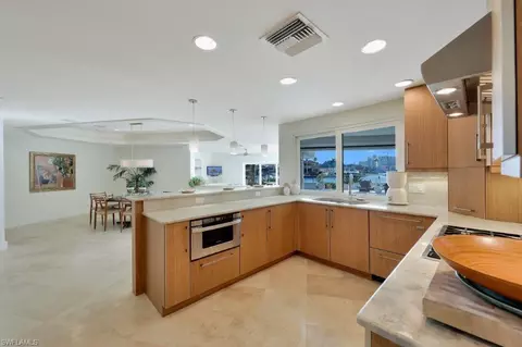 324 Pirates Bight, Naples, FL 34103 photo 6