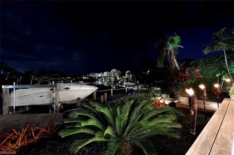 324 Pirates Bight, Naples, FL 34103 photo 22