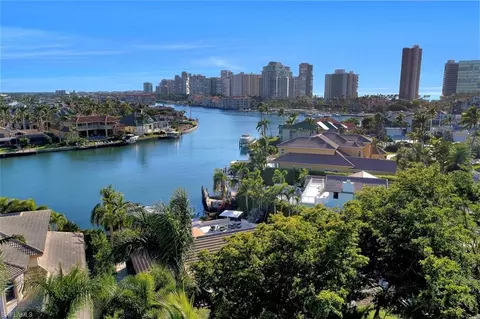 324 Pirates Bight, Naples, FL 34103 photo 16