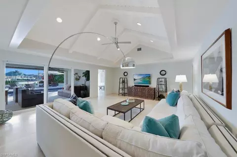 324 Pirates Bight, Naples, FL 34103 photo 4