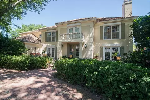 732 Bay Tree Ct, Naples, FL 34108 photo 1
