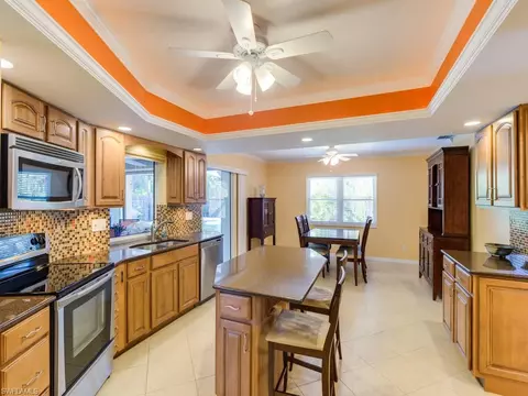 147 Flame Vine Dr, Naples, FL 34110 photo 9