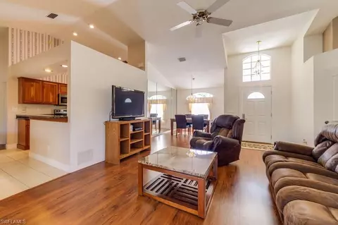 877 Coldstream Ct, Naples, FL 34104 photo 2