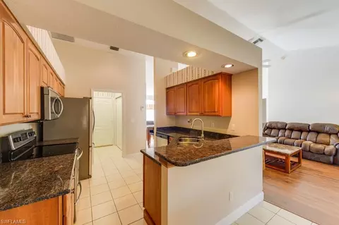 877 Coldstream Ct, Naples, FL 34104 photo 6