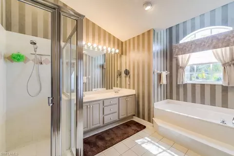 877 Coldstream Ct, Naples, FL 34104 photo 9