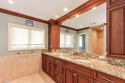 642 Cypress Way E, Naples, FL 34110 photo 8